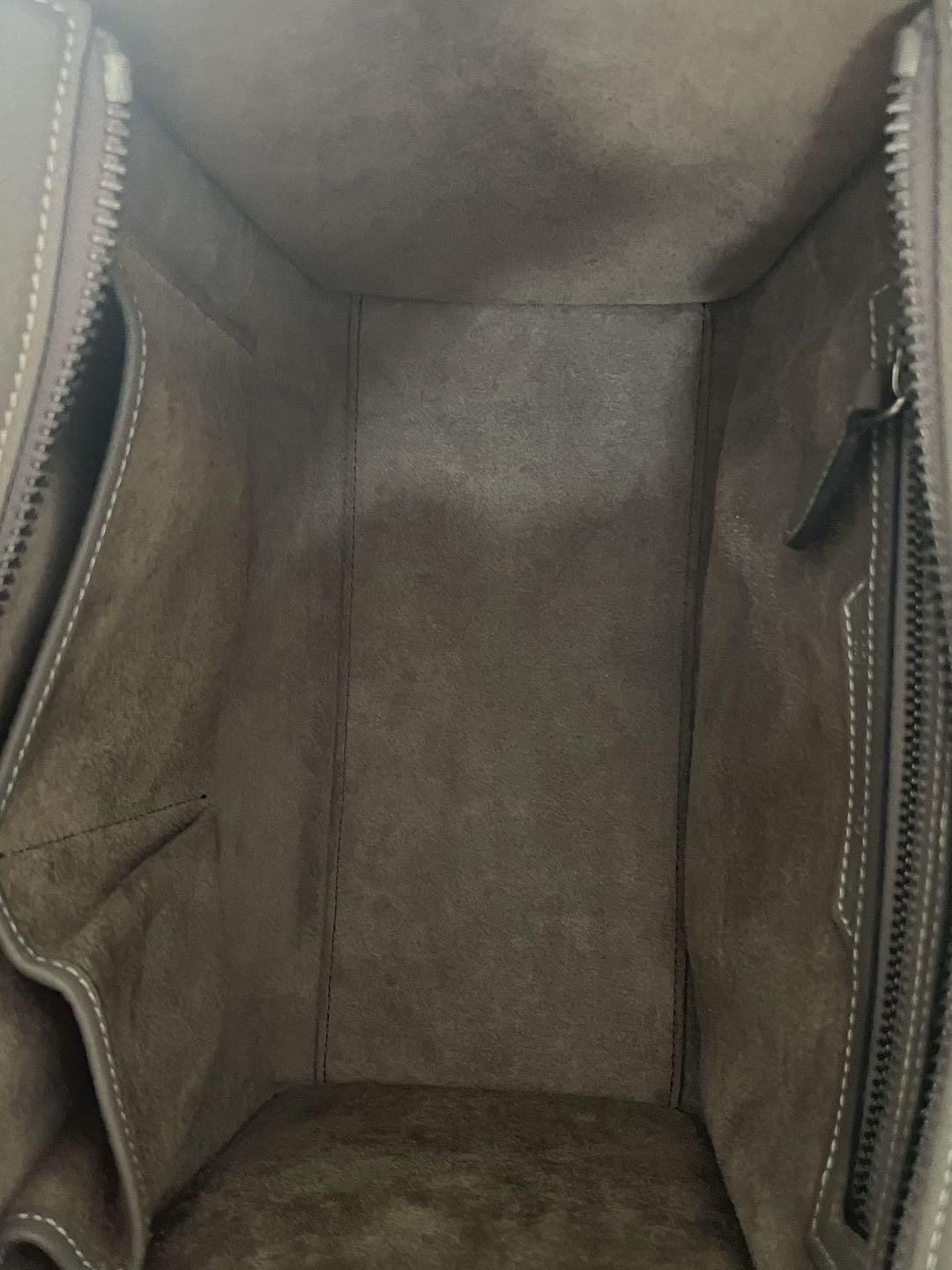 CELINE Micro 
Luggage leather handbag in Grey