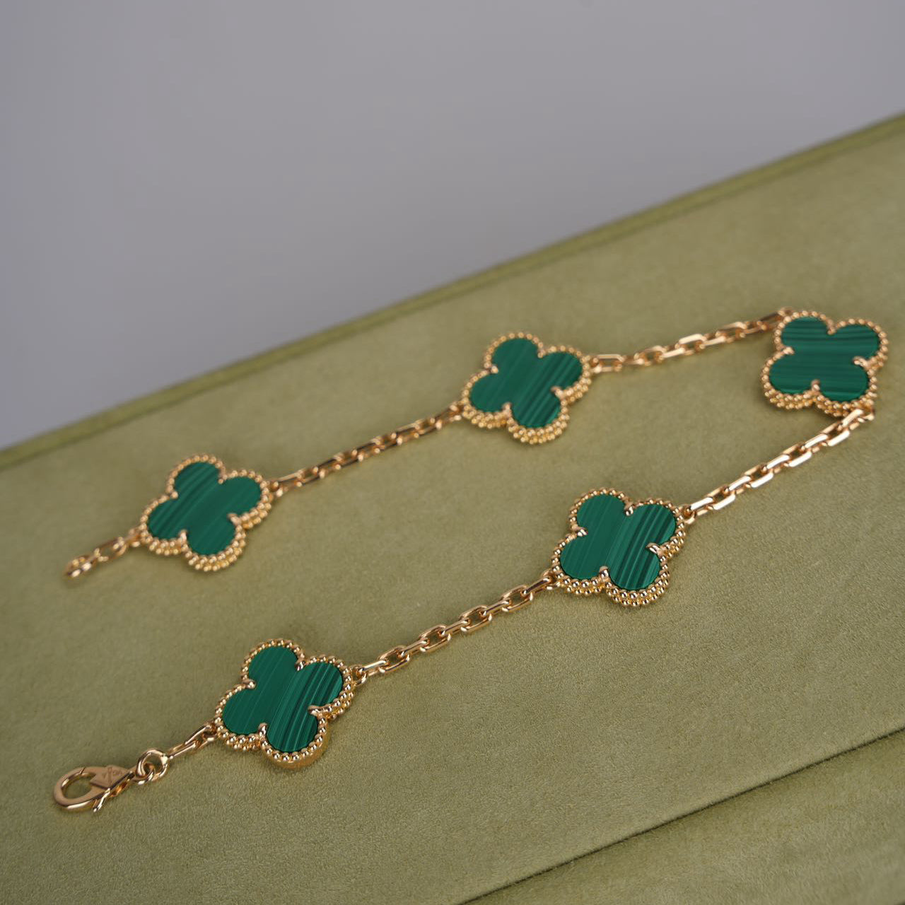 Van Cleef & Arpels 18k Yellow Gold Malachite 5 Motifs Vintage Alhambra Bracelet 2021