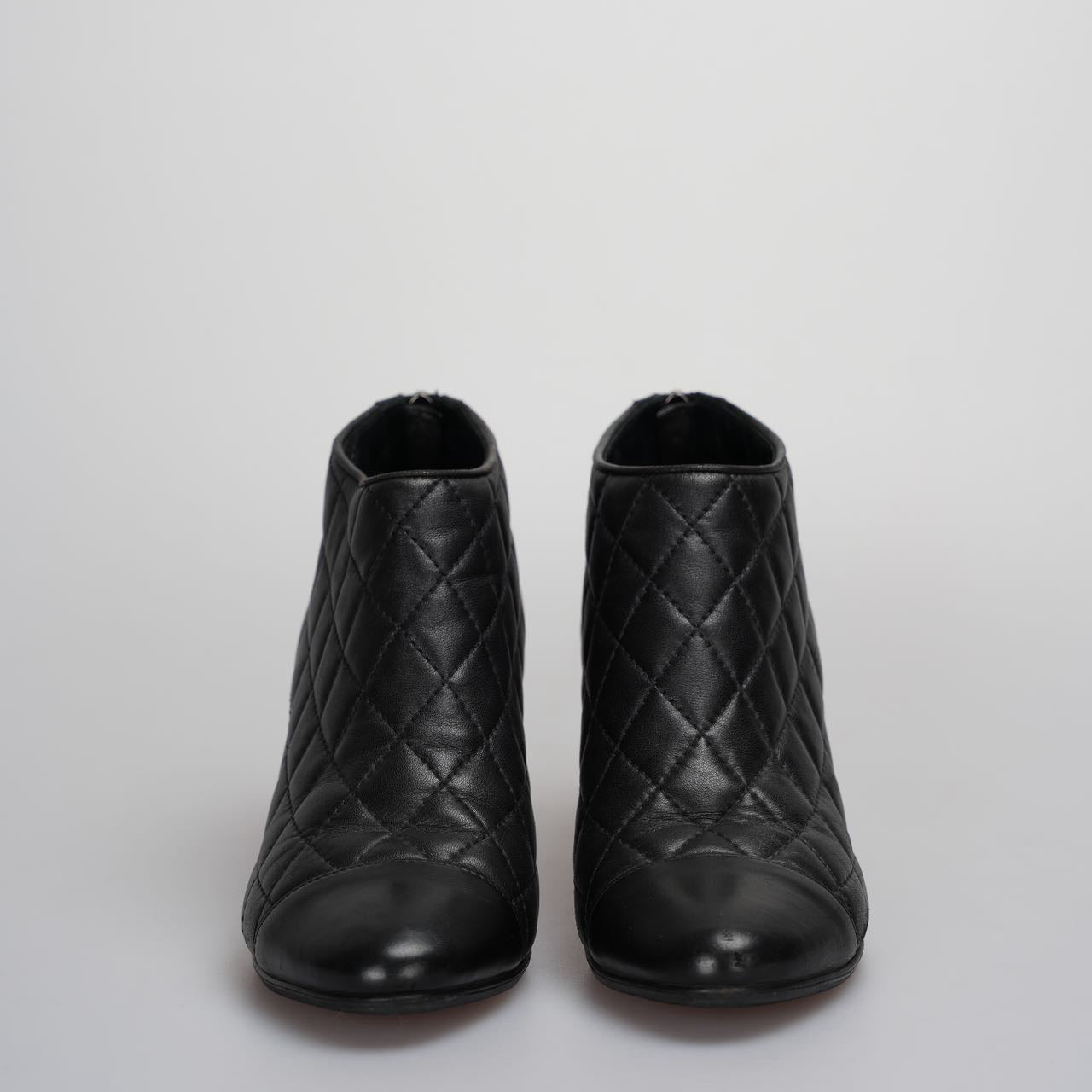 Chanel black leather boots with CC logo 34