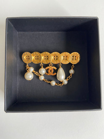 chanel button & pearls brooch