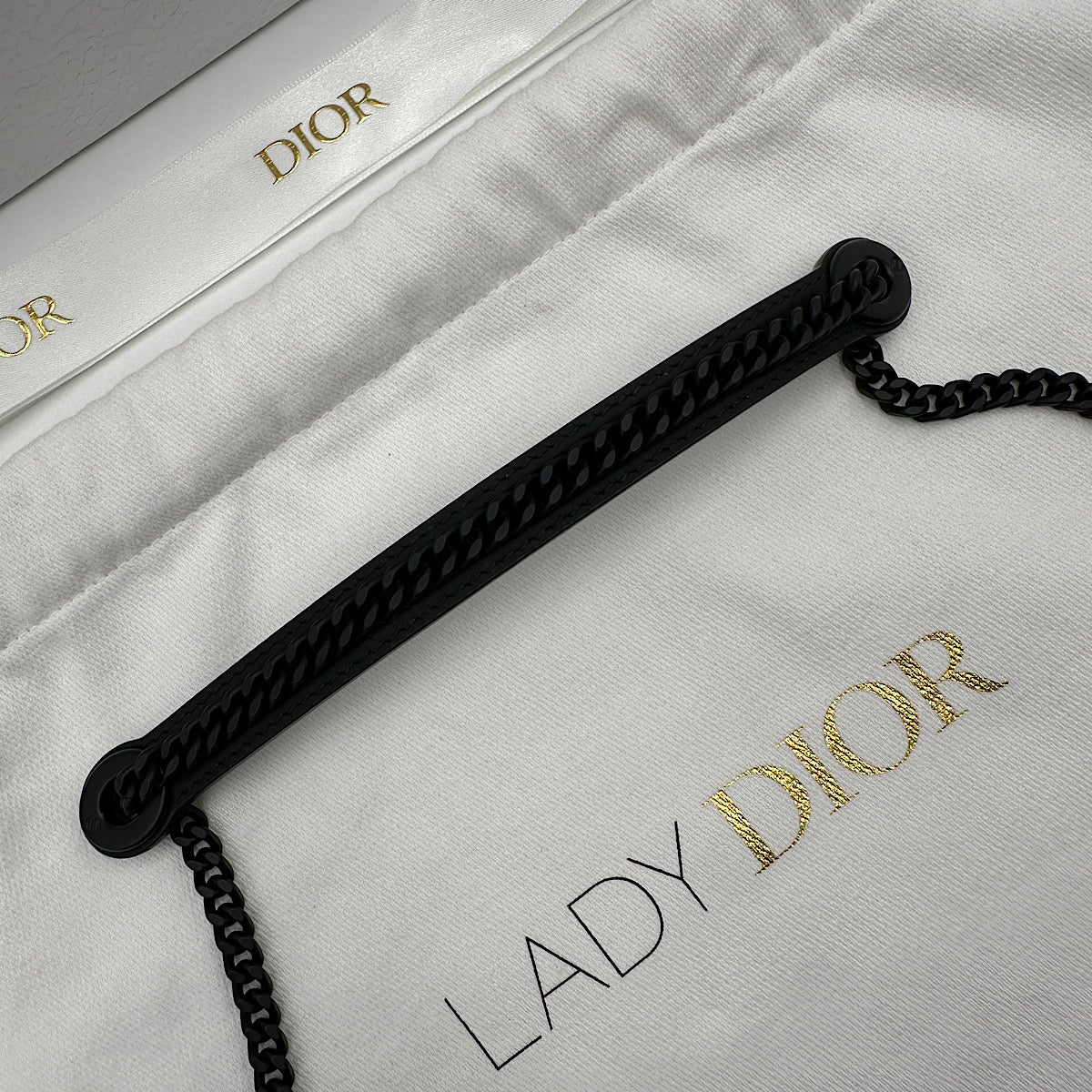 Sac Lady Dior mini veau cannage ultramatte