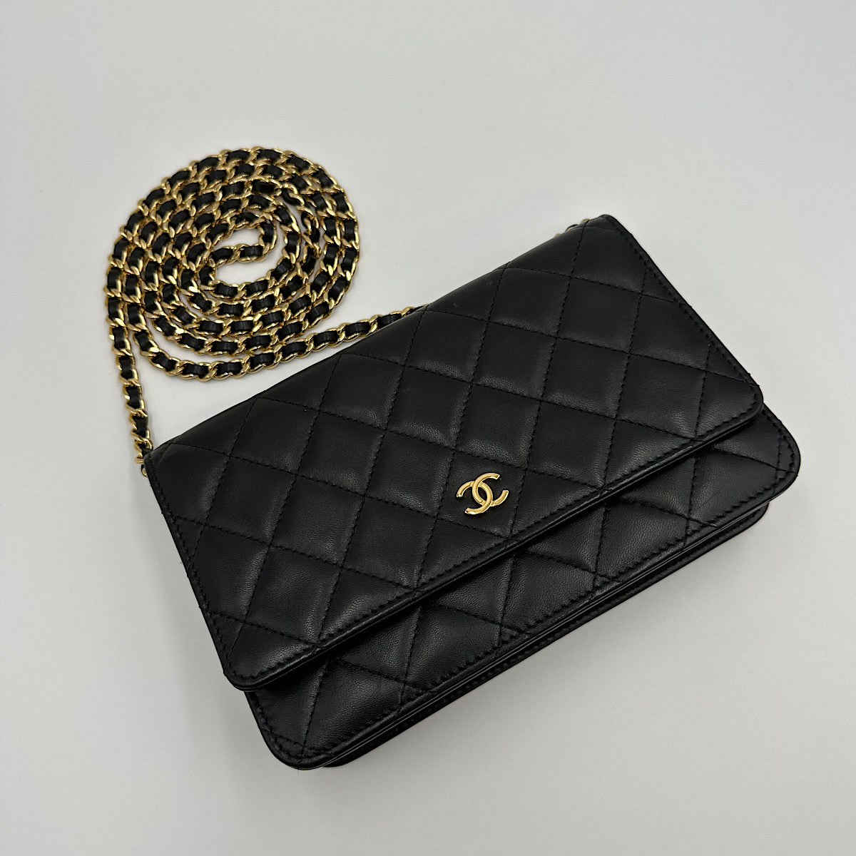 Wallet on chain classique agneau noir et or