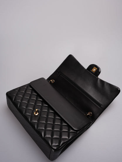 Chanel timeless Flap Quilted Maxi Lambskin Gold-tone Black