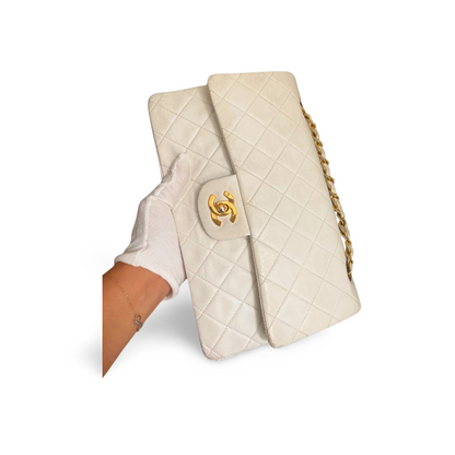 Chanel White Vintage Medium Classic Flap Bag in Lambskin Leather with  24K Gold Hardware