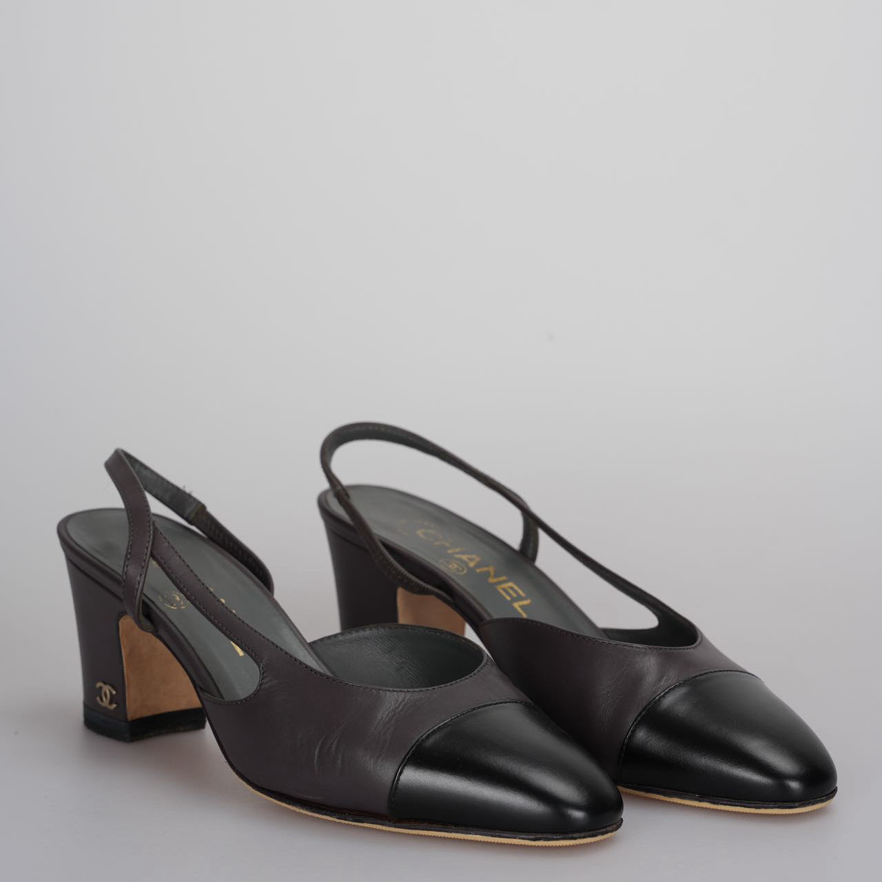 Chanel black burgundy leather slingback pumps with CC logo 35