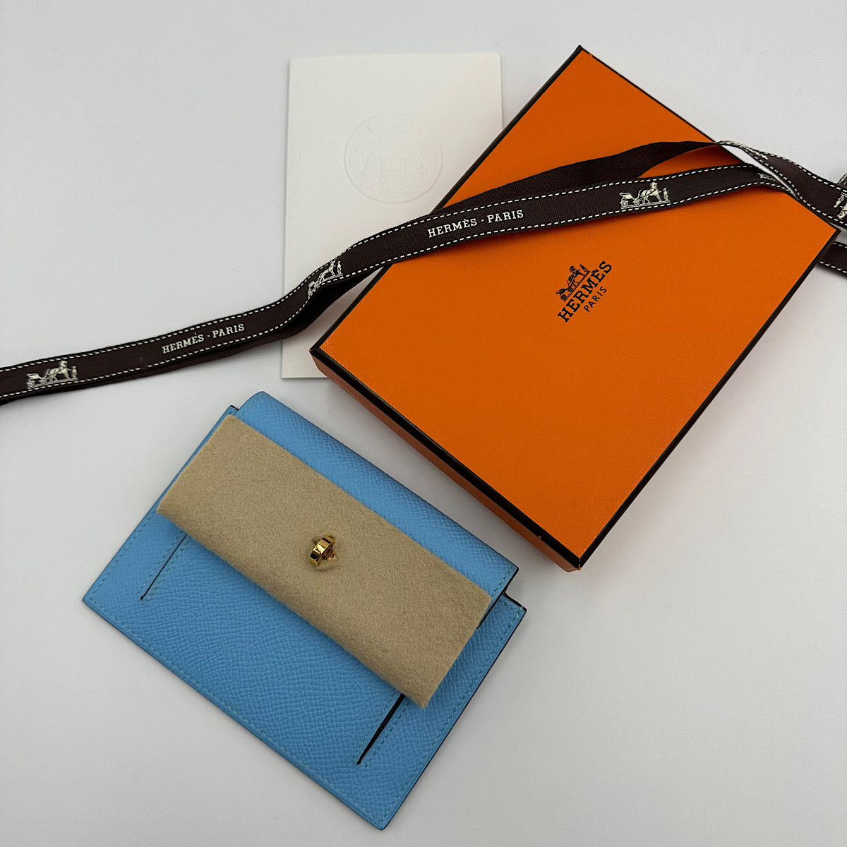 Portefeuille compact Kelly Pocket bleu céleste