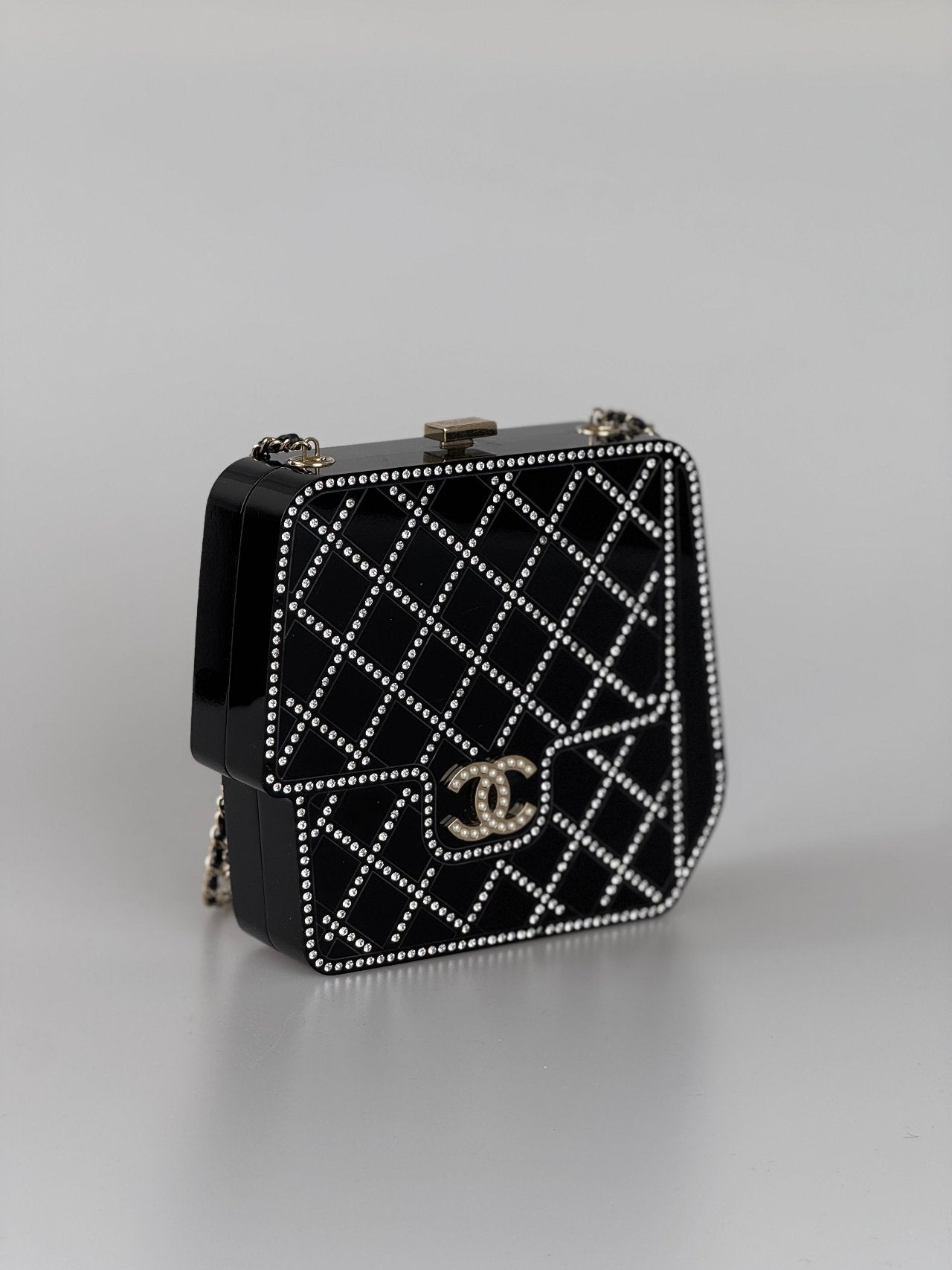 Chanel Runway Black Resin Crystal Pearl Evening Clutch Shoulder Box Limited edition