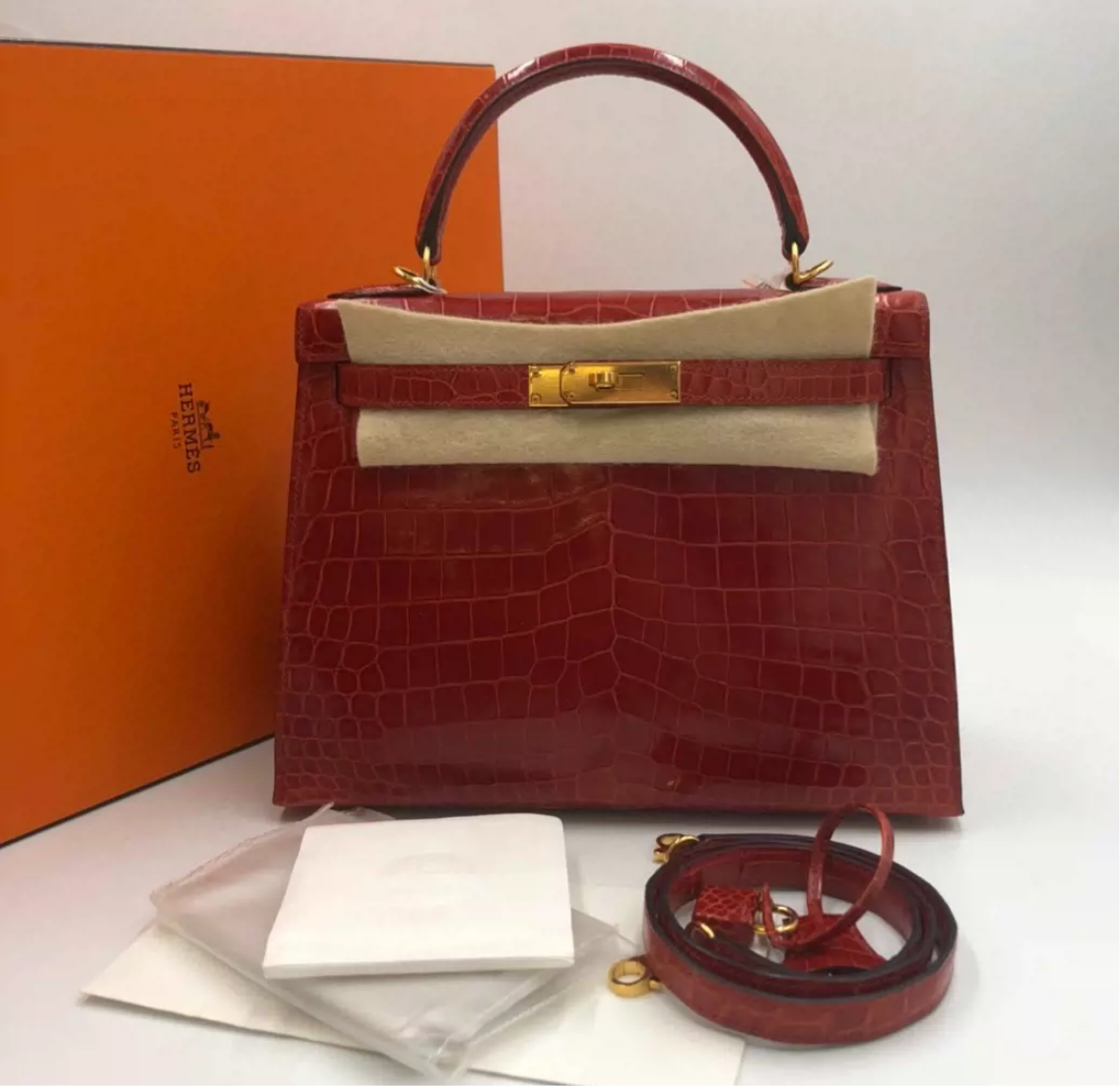 Hermes Kelly Bag 28cm in Sanguine Crocodile Niloticus Leather with Gold Hardware