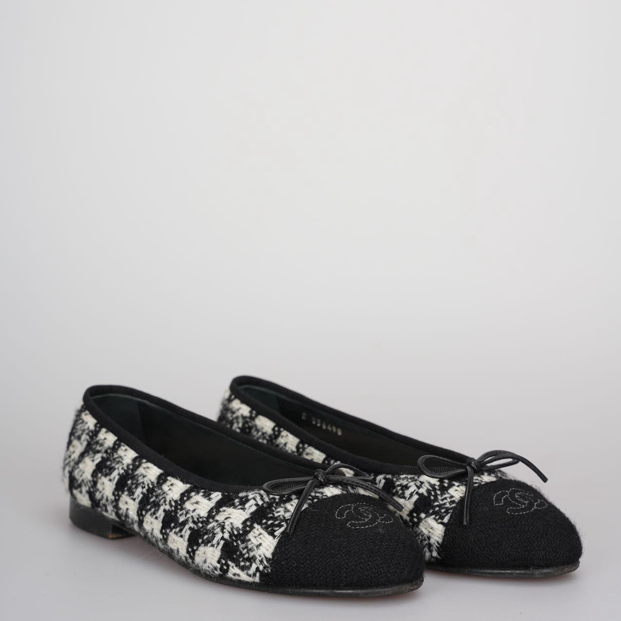 Chanel Black Tweed Ballerina Flats 37