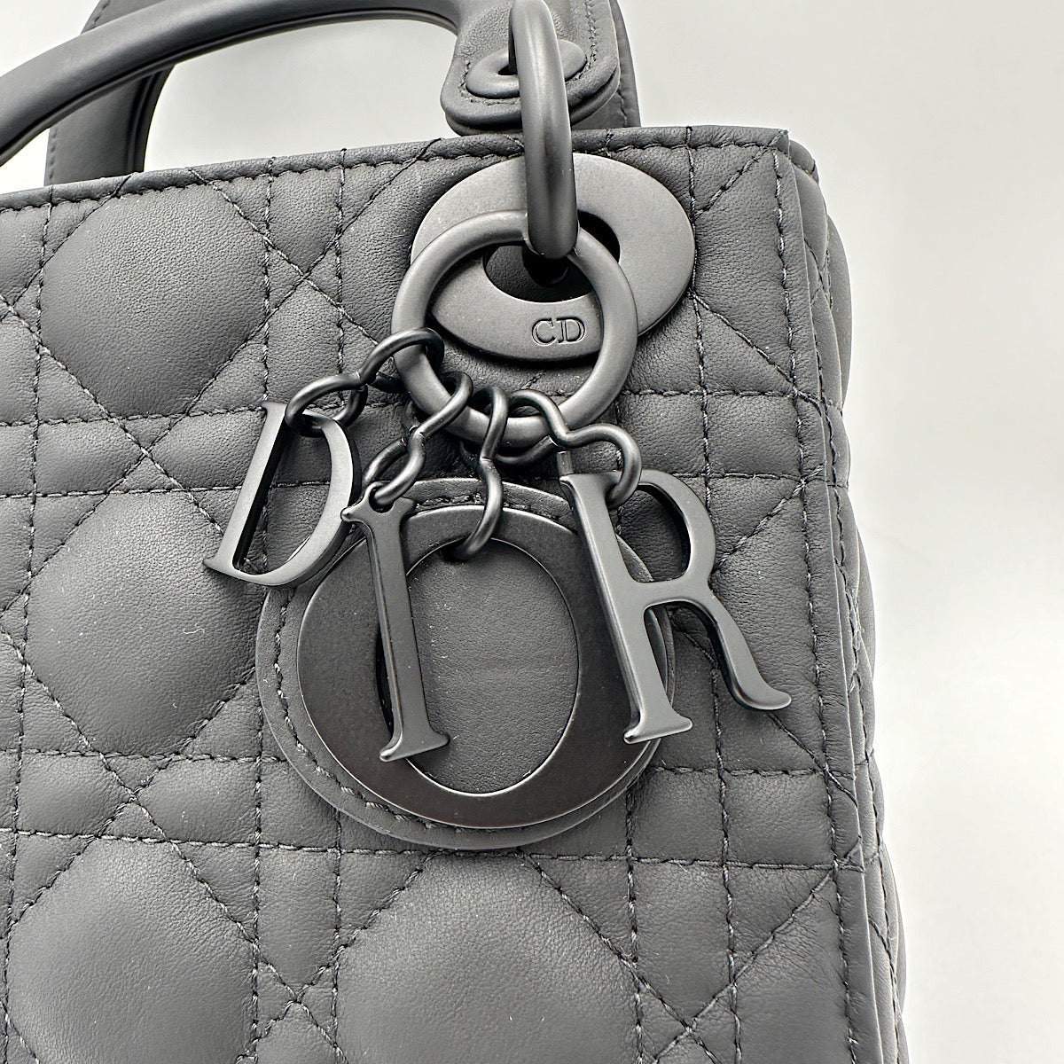 Sac Lady Dior mini veau cannage ultramatte