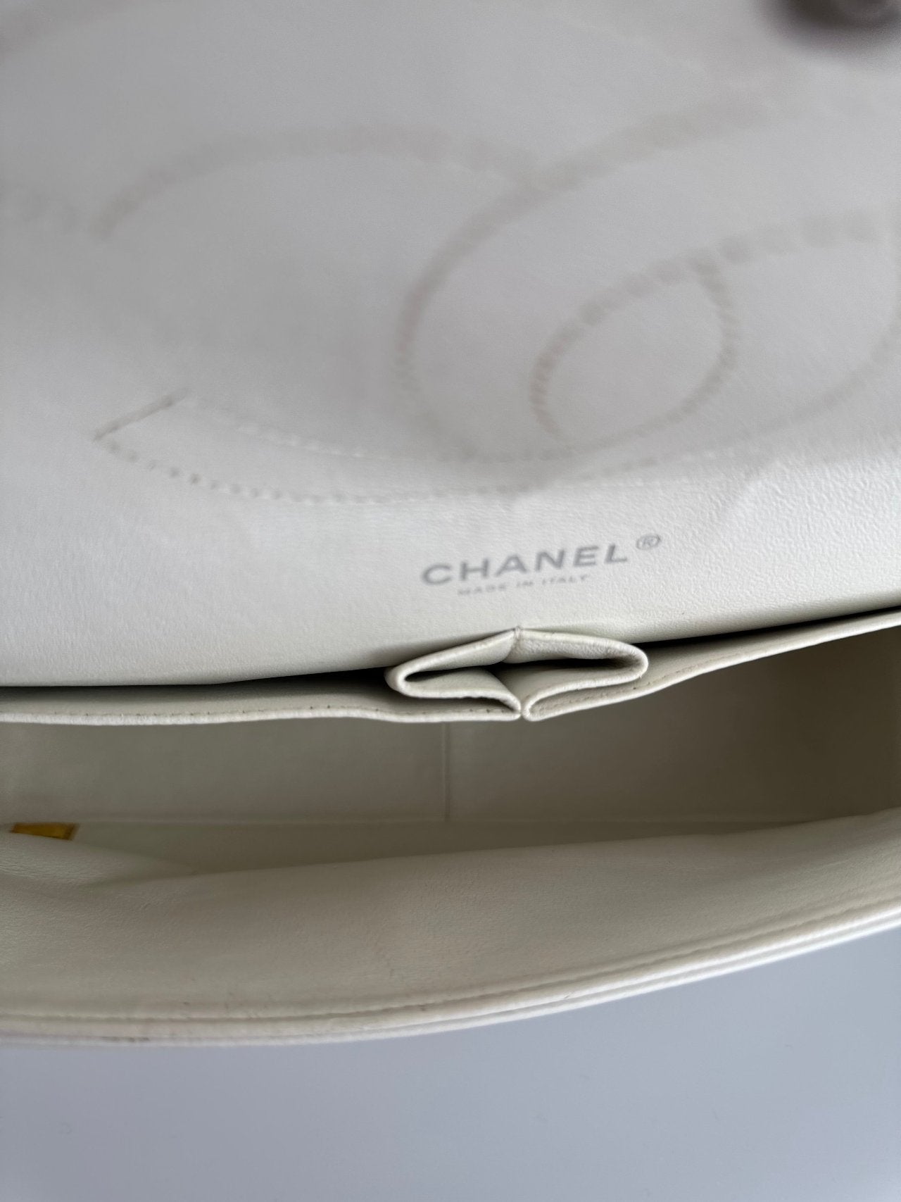 Chanel White Jumbo classic Double Flap Bag In Caviar Leather with silber Hardware