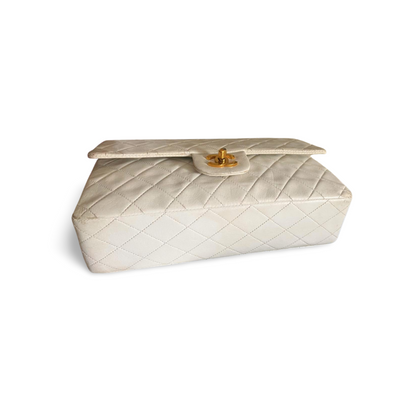 Chanel White Vintage Medium Classic Flap Bag in Lambskin Leather with  24K Gold Hardware