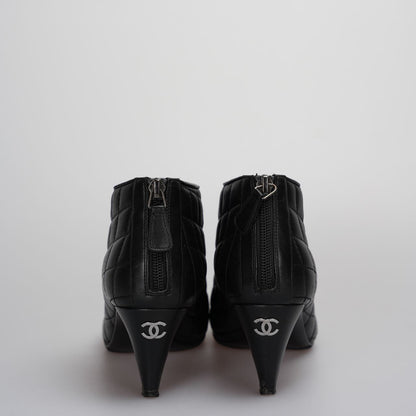 Chanel black leather boots with CC logo 34