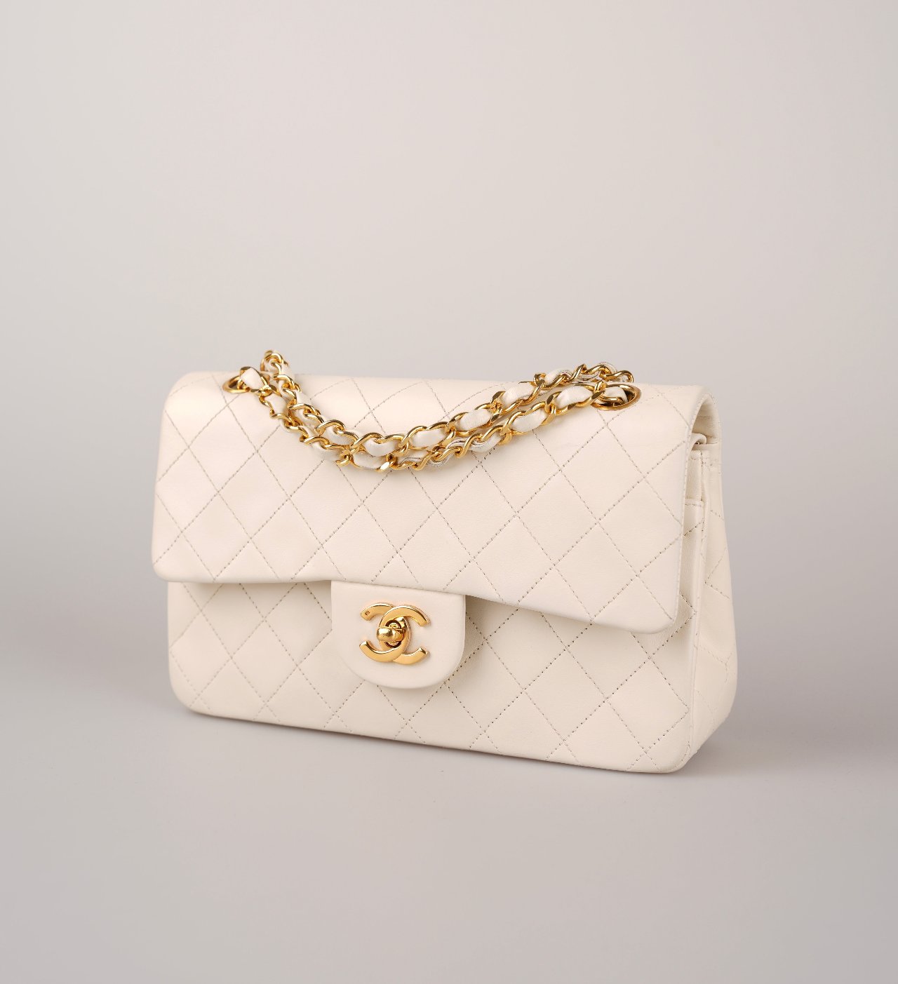 Chanel Small Vintage White Classic Double Flap Bag in Lambskin with gold hardware