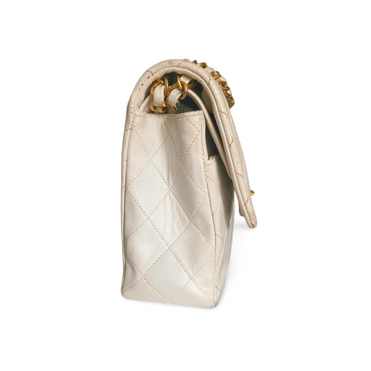 Chanel White Vintage Medium Classic Flap Bag in Lambskin Leather with  24K Gold Hardware