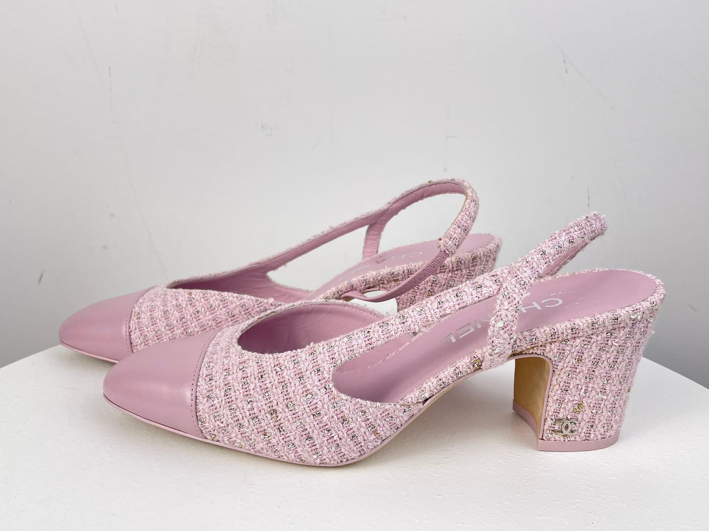 Chanel pink tweed m slingback pumps with CC logo 39