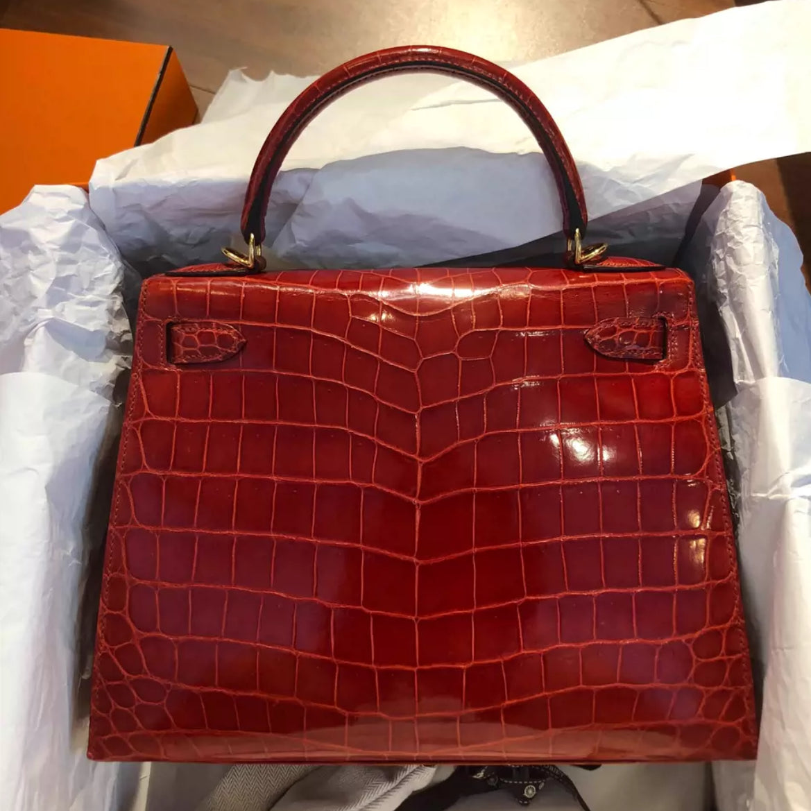 Hermes Kelly Bag 28cm in Sanguine Crocodile Niloticus Leather with Gold Hardware