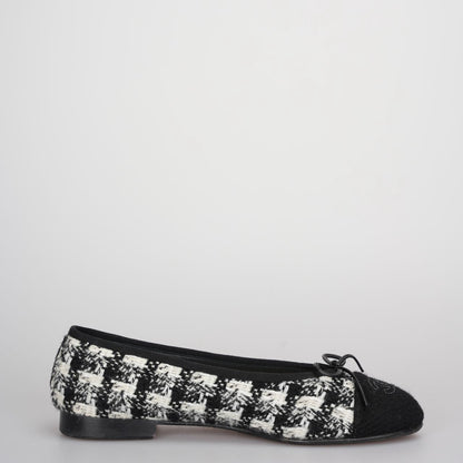 Chanel Black Tweed Ballerina Flats 37