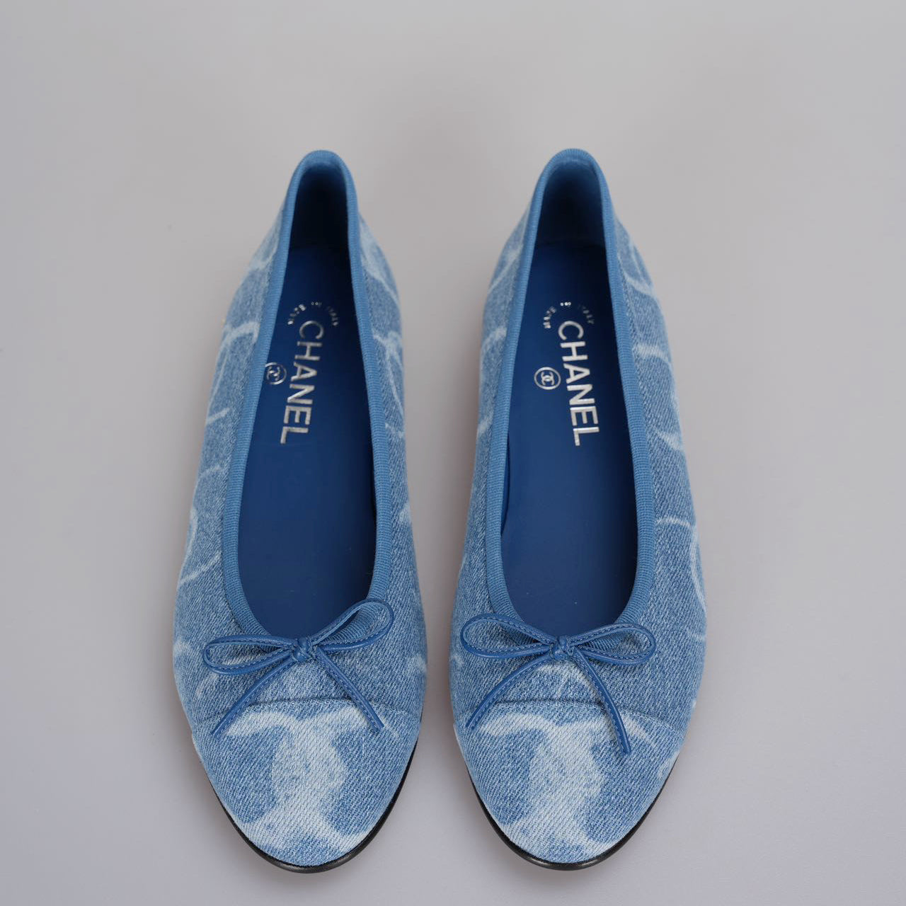 Chanel Printed Denim CC Cap Toe Ballerina Flats Light Blue and White Size 39