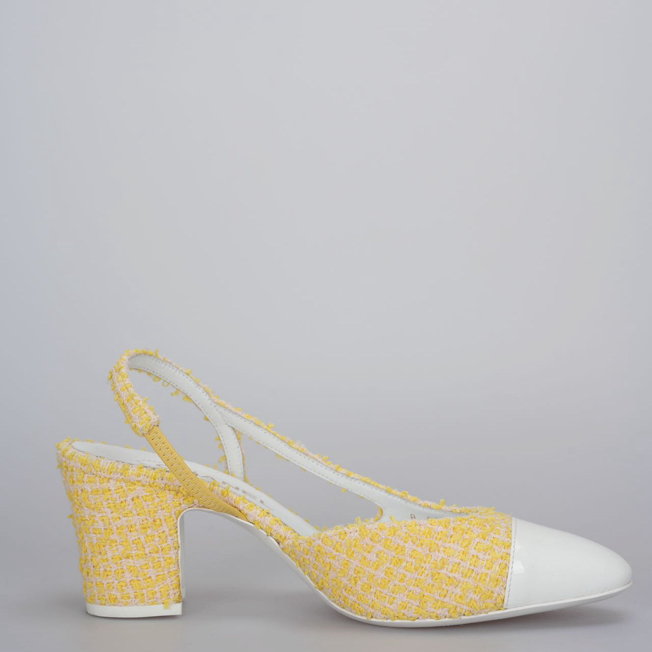 Chanel tweed slingback 39 light yellow pumps with CC logo