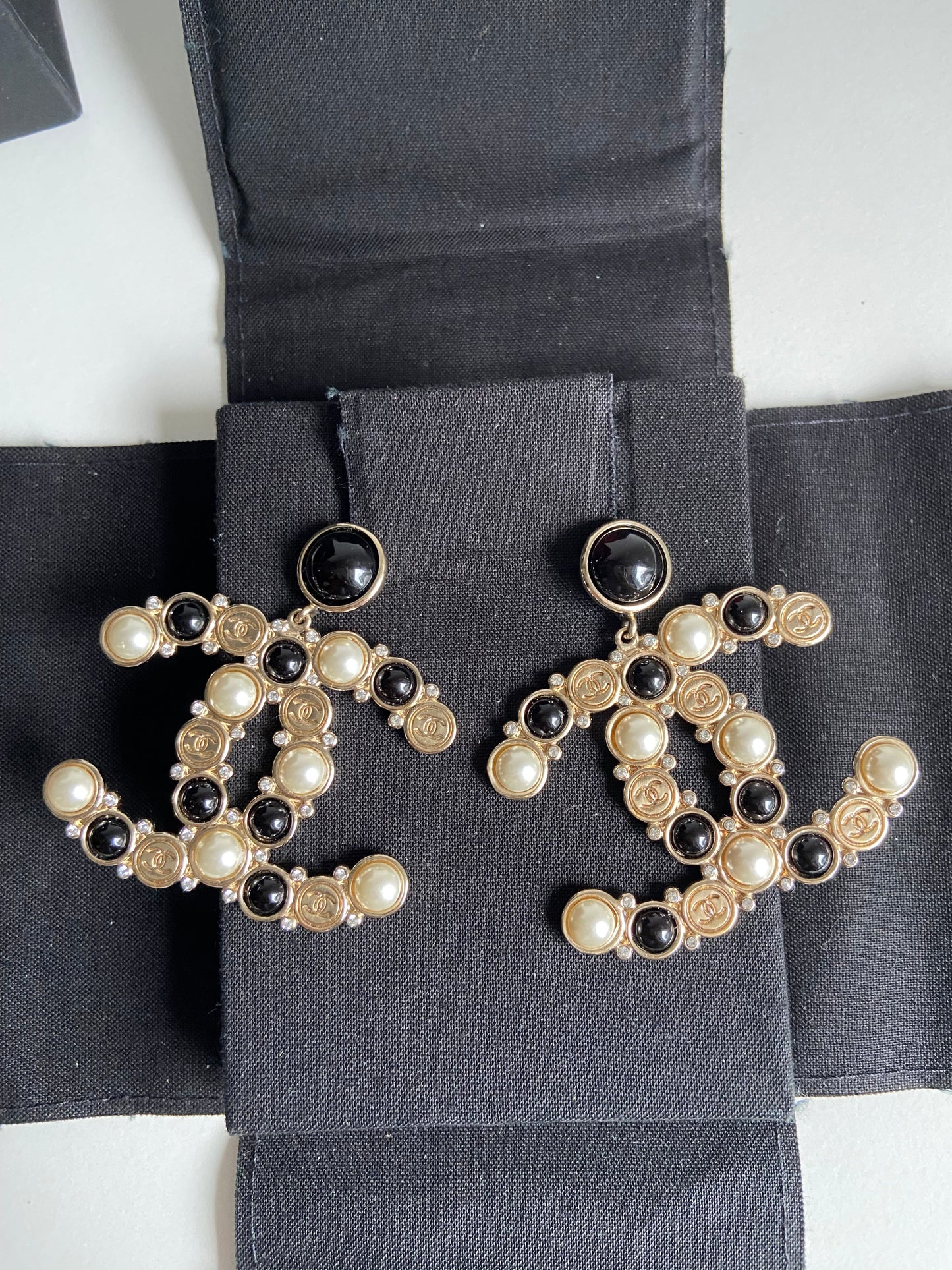 Chanel Double CC classic earrings