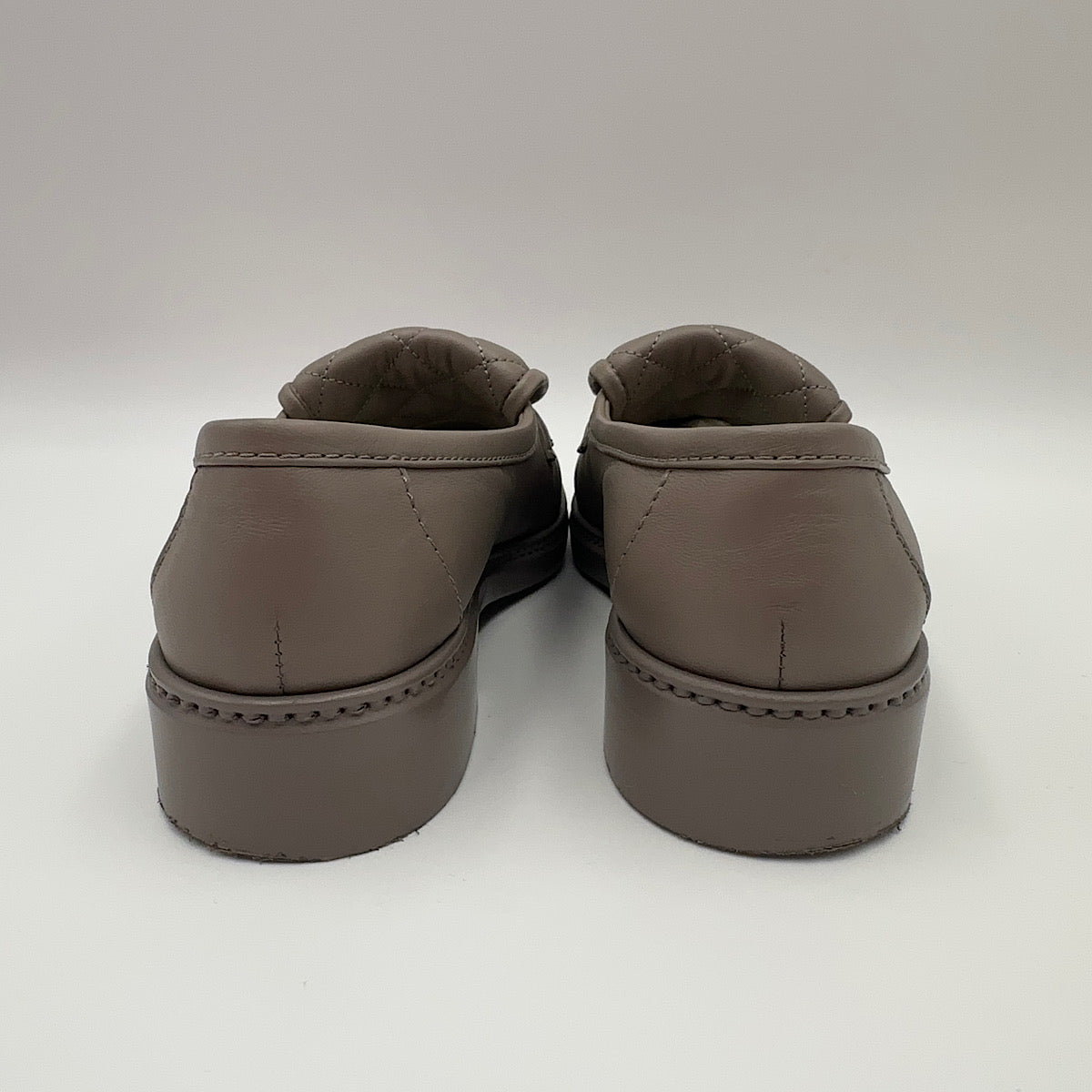 Mocassins matelassés taupe T.36