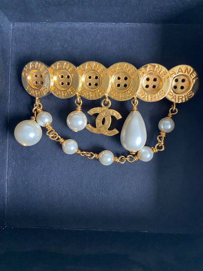 chanel button & pearls brooch