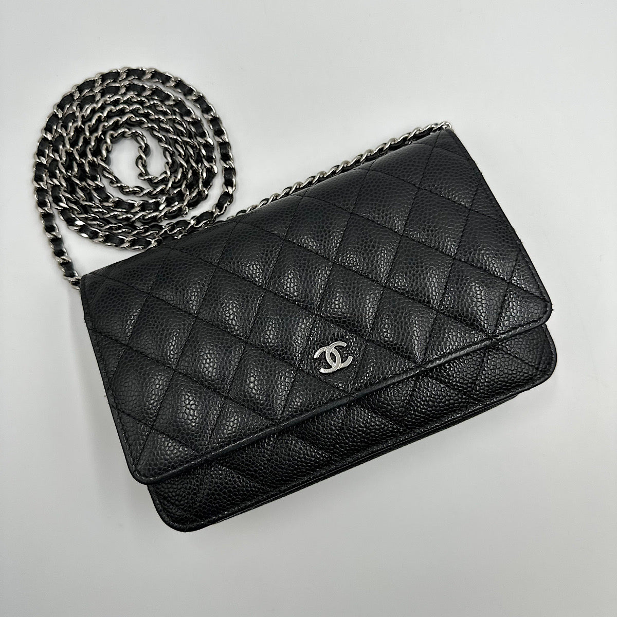 Wallet on chain classique cuir caviar noir