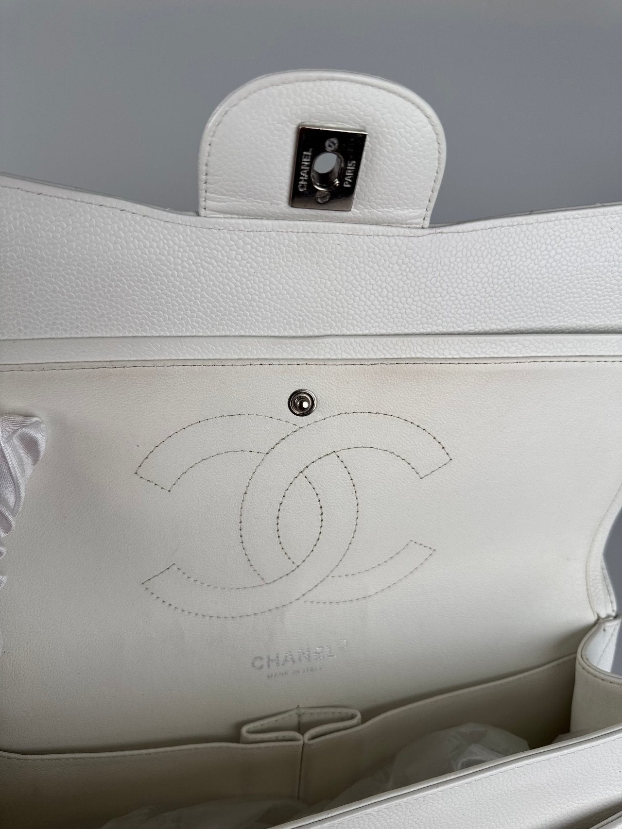 Chanel White Jumbo classic Double Flap Bag In Caviar Leather with silber Hardware