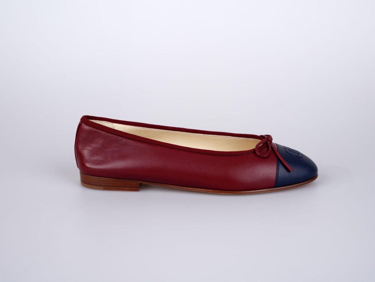 Chanel Burgundy Leather CC Bow Cap Toe Ballet Flats Size 38.5