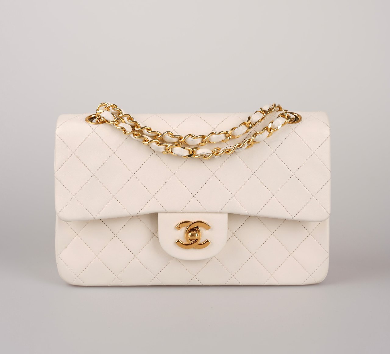 Chanel Small Vintage White Classic Double Flap Bag in Lambskin with gold hardware