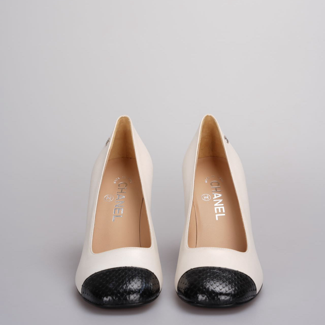 Chanel Classic Leather Two-Tone Pumps in Beige Black 38C