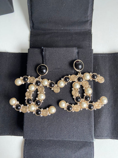 Chanel Double CC classic earrings