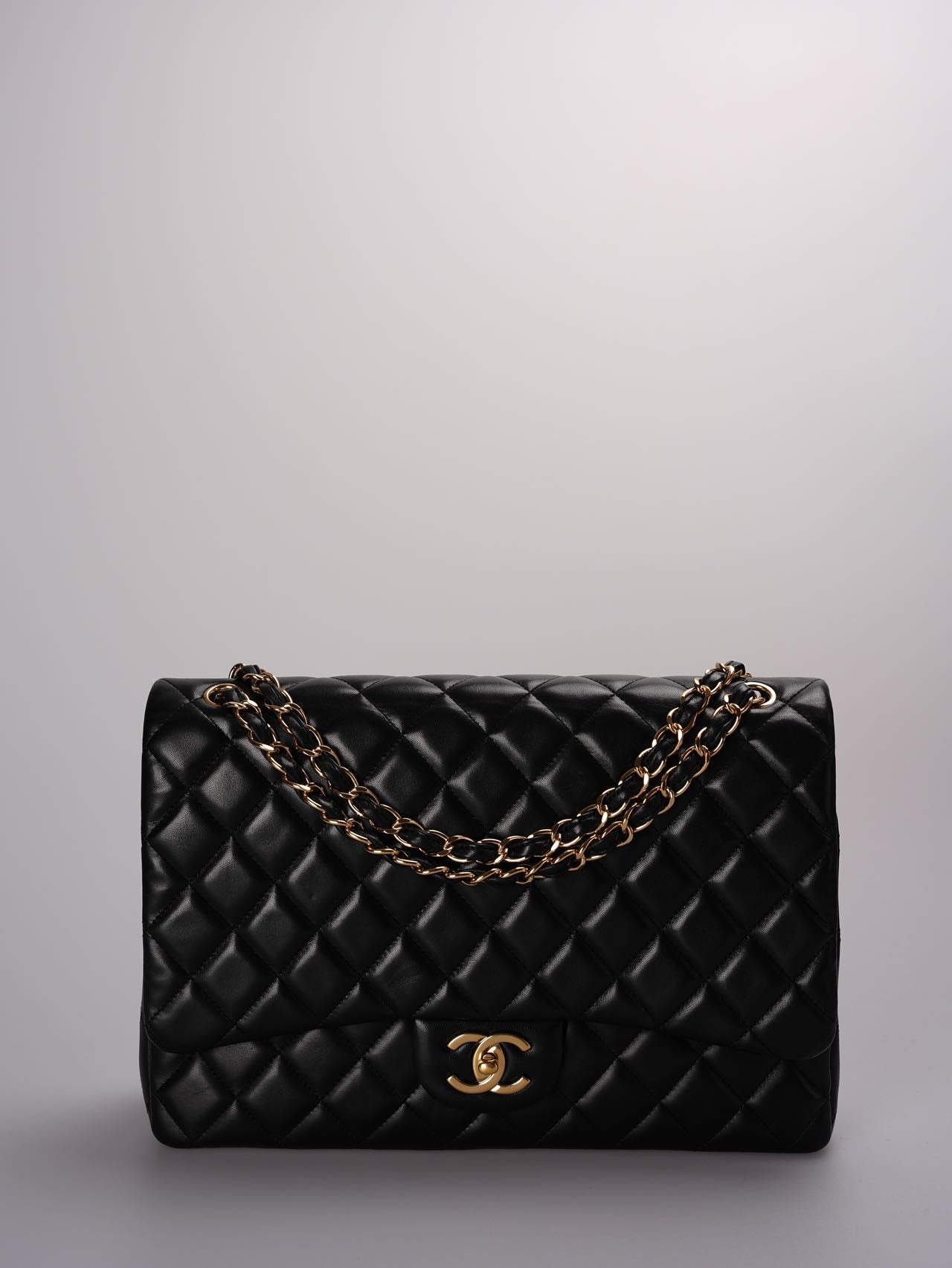 Chanel timeless Flap Quilted Maxi Lambskin Gold-tone Black