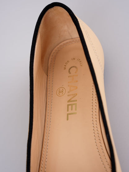 Chanel CC Lambskin Cap Toe Ballerinas with Pearls Beige/Black 38C