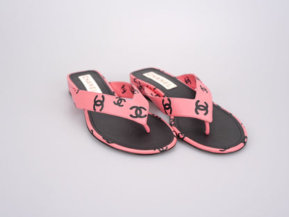 Chanel Pink Black Printed Lambskin CC Logo Thong Flat Flip Flop Sandal 38