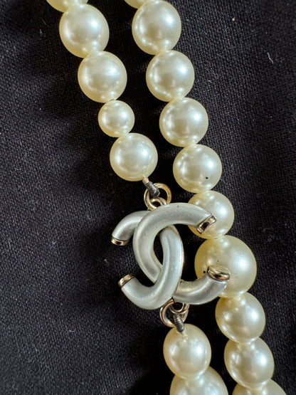 Chanel pearl necklace